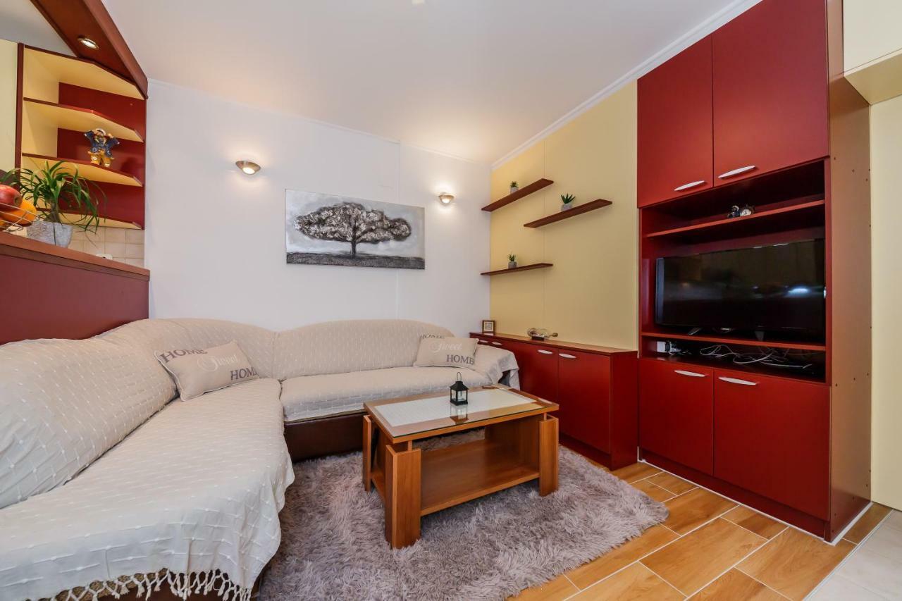 Town Square Cippico Apartment Kastela Exterior photo